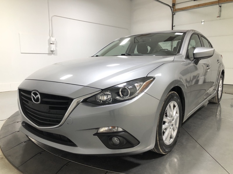 2016 Mazda Mazda3 Touring photo 3