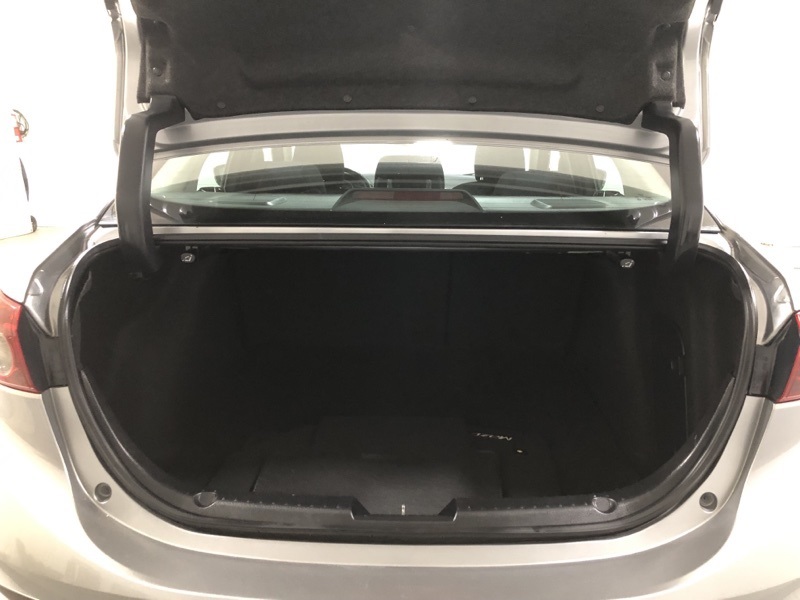 2016 Mazda Mazda3 Touring photo 8
