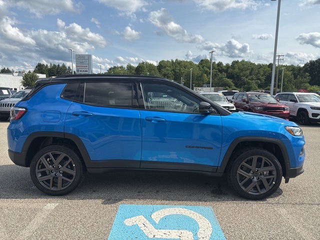 2025 Jeep Compass Limited photo 7