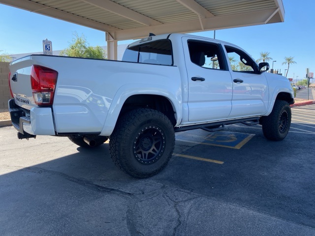 2017 Toyota Tacoma SR5 Sport TRD Pro photo 3