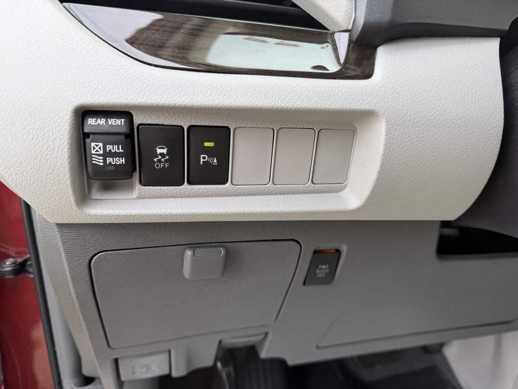 used 2019 Toyota Sienna car, priced at $25,903