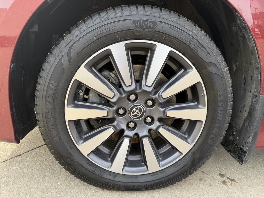 used 2019 Toyota Sienna car, priced at $25,903