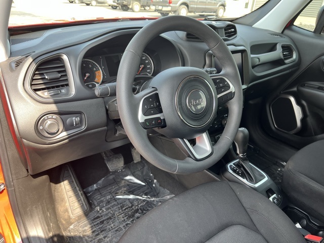 2023 Jeep Renegade Latitude Upland photo 3