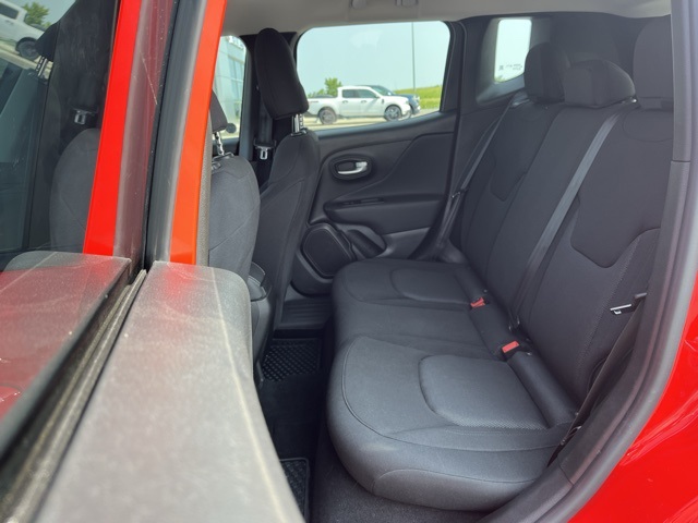 2023 Jeep Renegade Latitude Upland photo 18