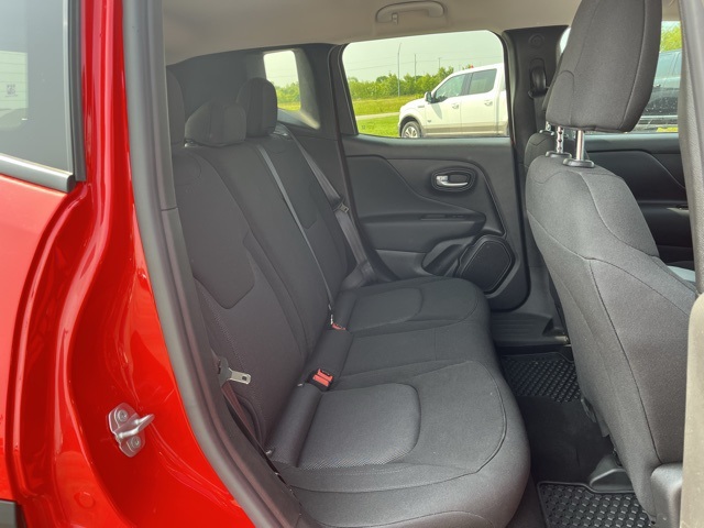 2023 Jeep Renegade Latitude Upland photo 22
