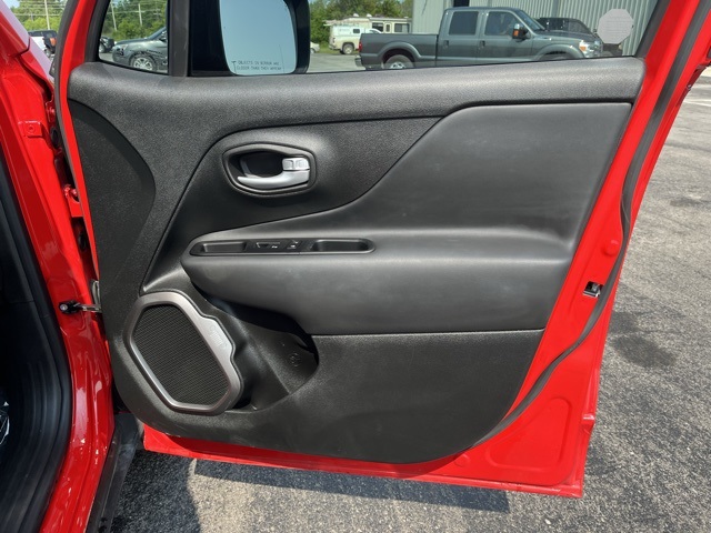 2023 Jeep Renegade Latitude Upland photo 23