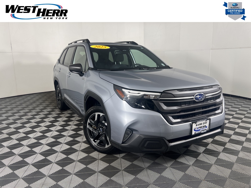 2025 Subaru Forester Premium's photo