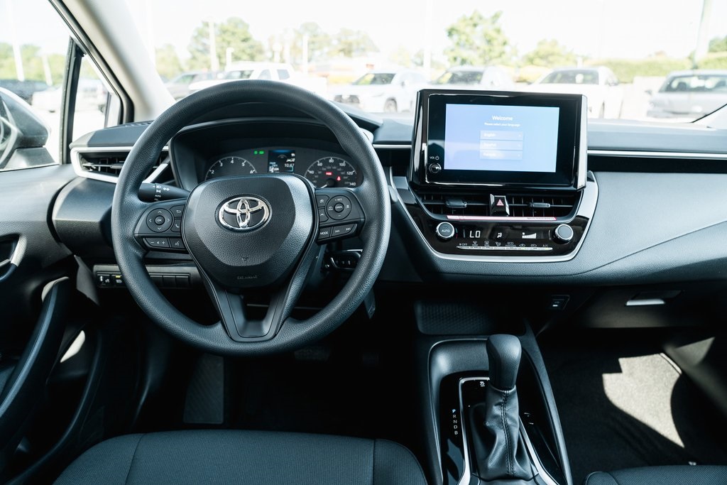 2025 Toyota Corolla LE photo 12