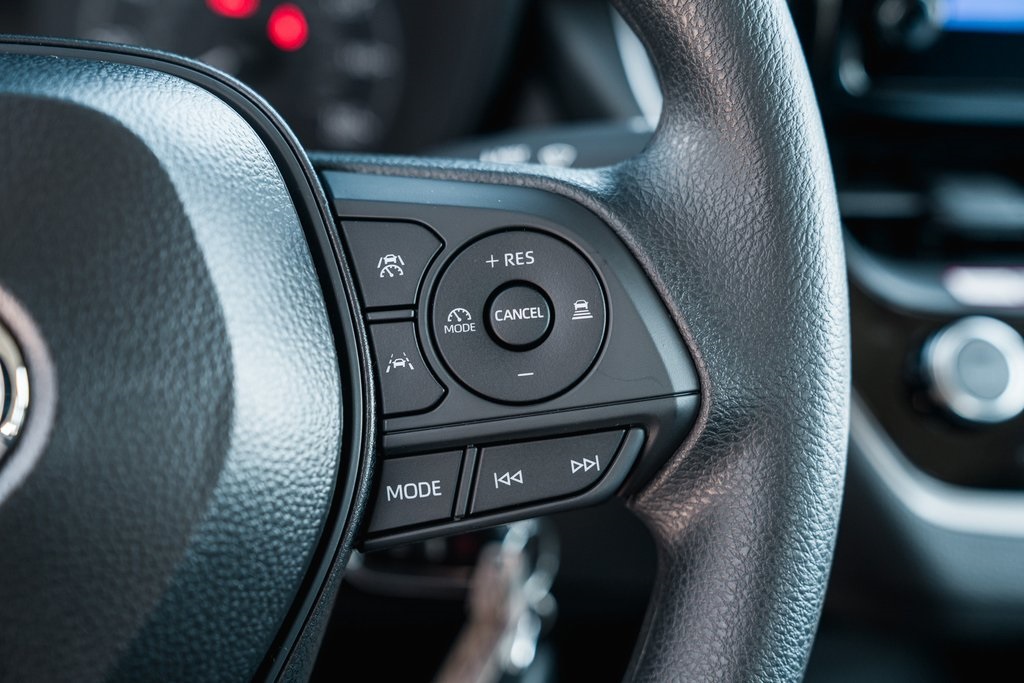 2025 Toyota Corolla LE photo 16