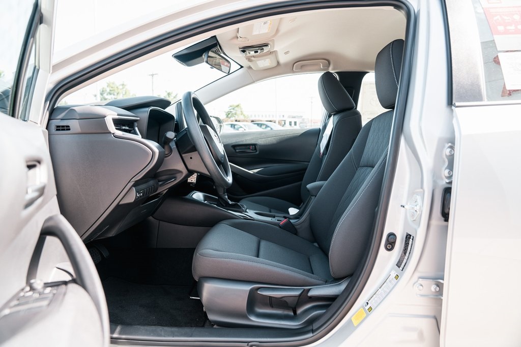 2025 Toyota Corolla LE photo 21