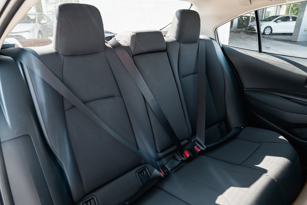 2025 Toyota Corolla LE photo 25
