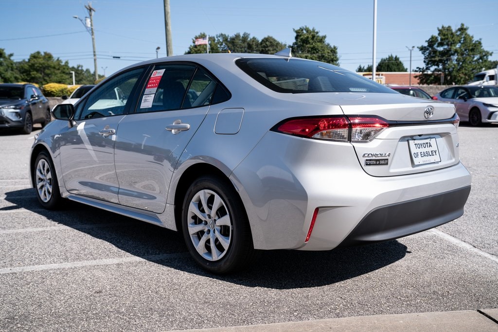 2025 Toyota Corolla LE photo 5