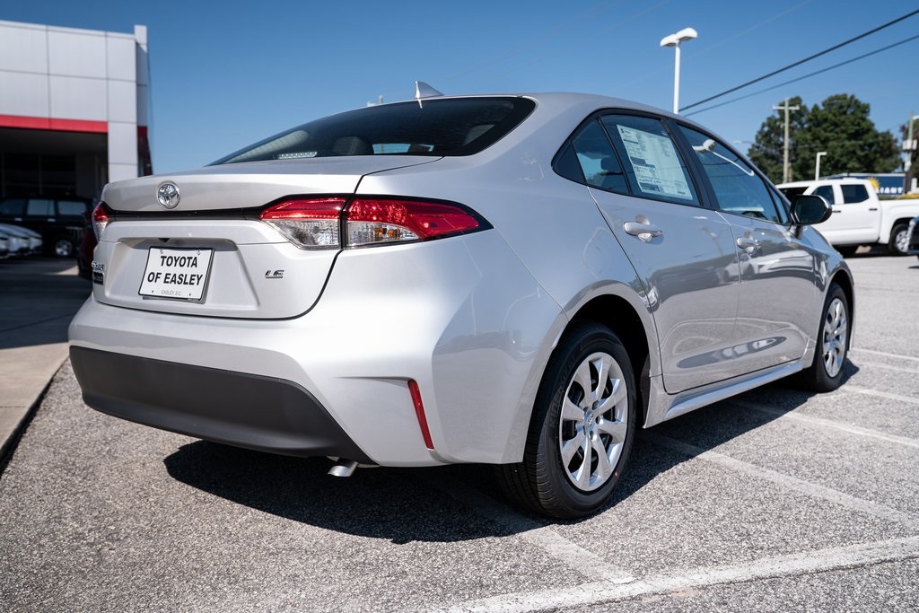 2025 Toyota Corolla LE photo 7
