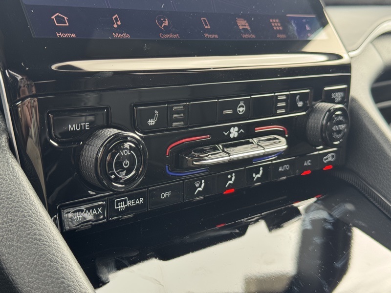 2025 Jeep Grand Cherokee Limited photo 24