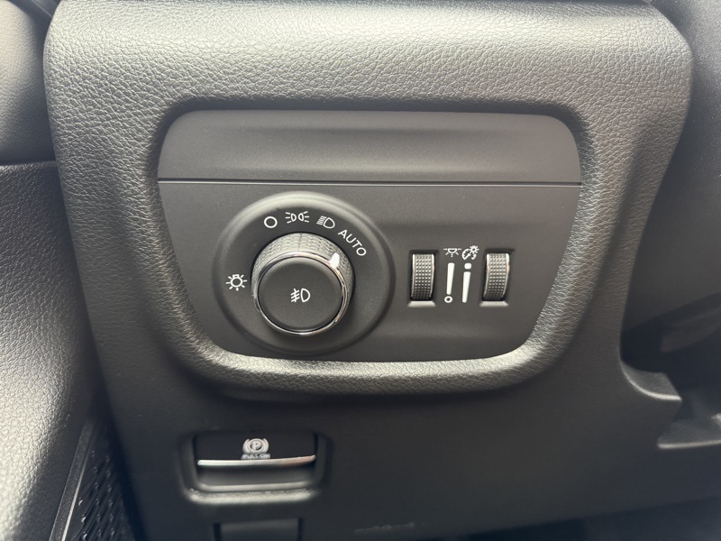 2025 Jeep Grand Cherokee Limited photo 32