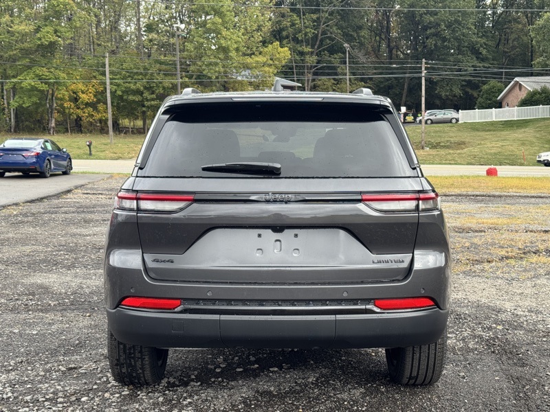 2025 Jeep Grand Cherokee Limited photo 4