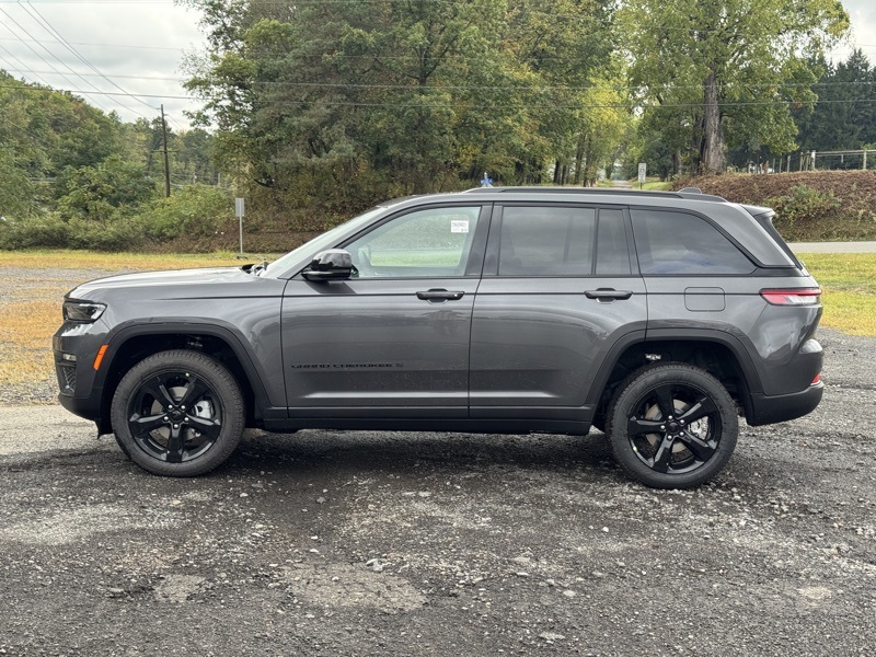 2025 Jeep Grand Cherokee Limited photo 6