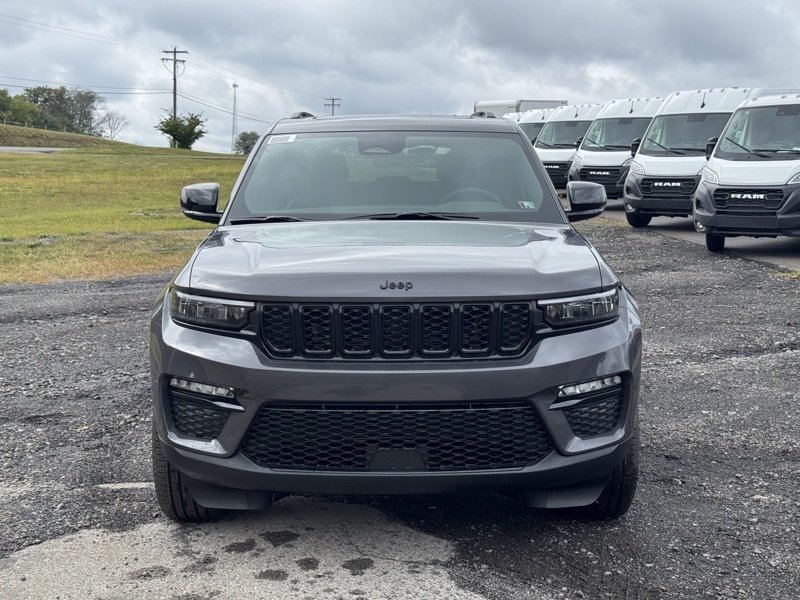2025 Jeep Grand Cherokee Limited photo 8