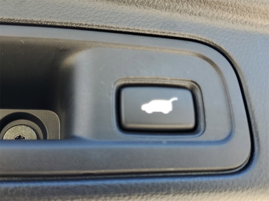 used 2022 Honda Pilot car, priced at $33,995