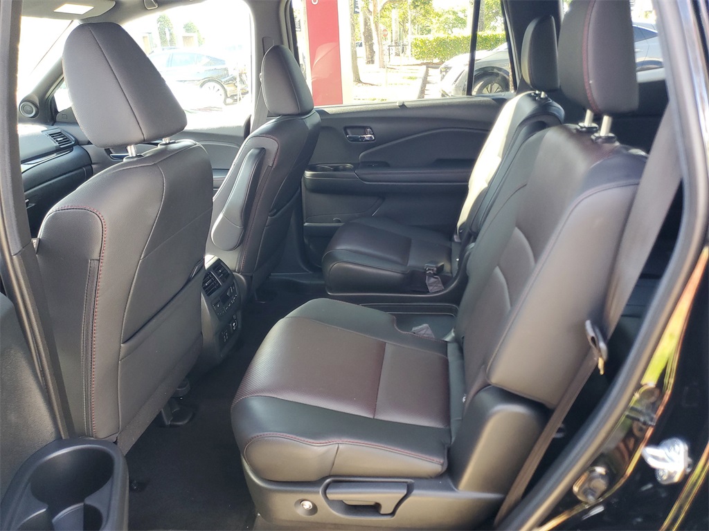 used 2022 Honda Pilot car, priced at $33,995