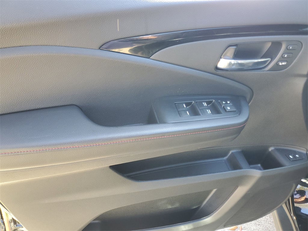 used 2022 Honda Pilot car, priced at $33,995