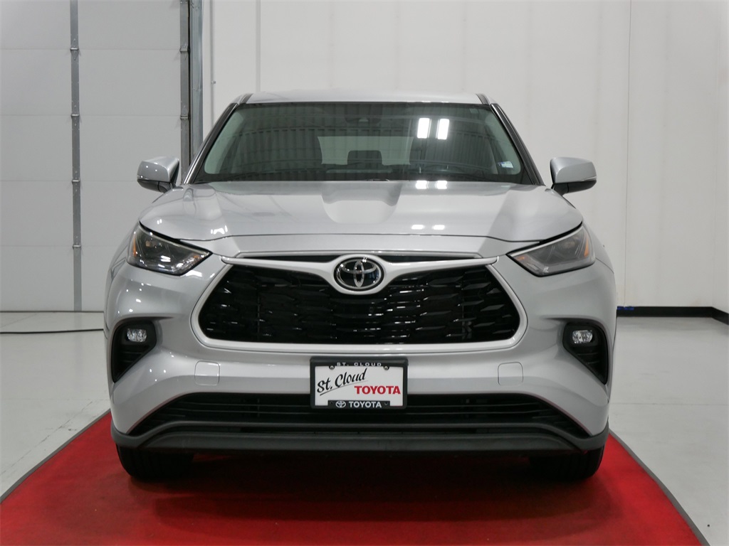 Used 2022 Toyota Highlander LE with VIN 5TDBZRBH4NS251601 for sale in Waite Park, Minnesota