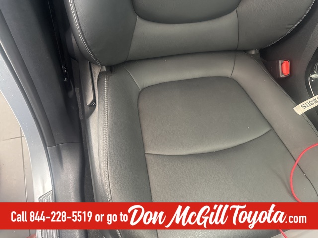 2024 Toyota Corolla Cross XLE photo 10