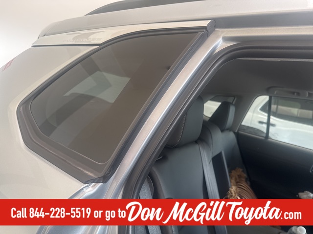 2024 Toyota Corolla Cross XLE photo 12
