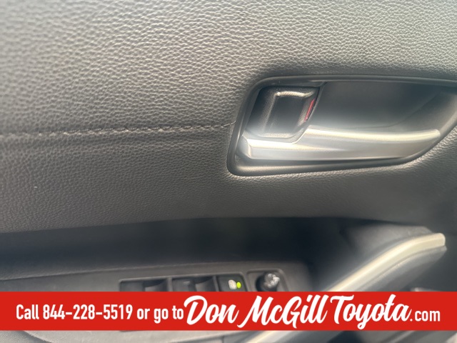 2024 Toyota Corolla Cross XLE photo 15