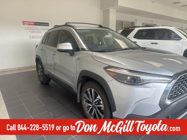 2024 Toyota Corolla Cross XLE photo 4