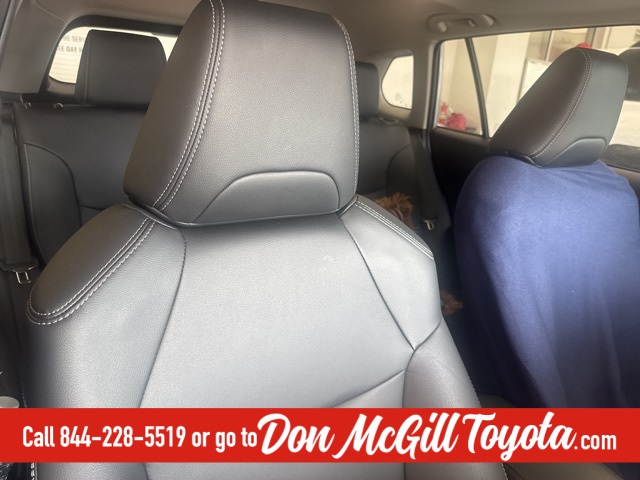 2024 Toyota Corolla Cross XLE photo 9