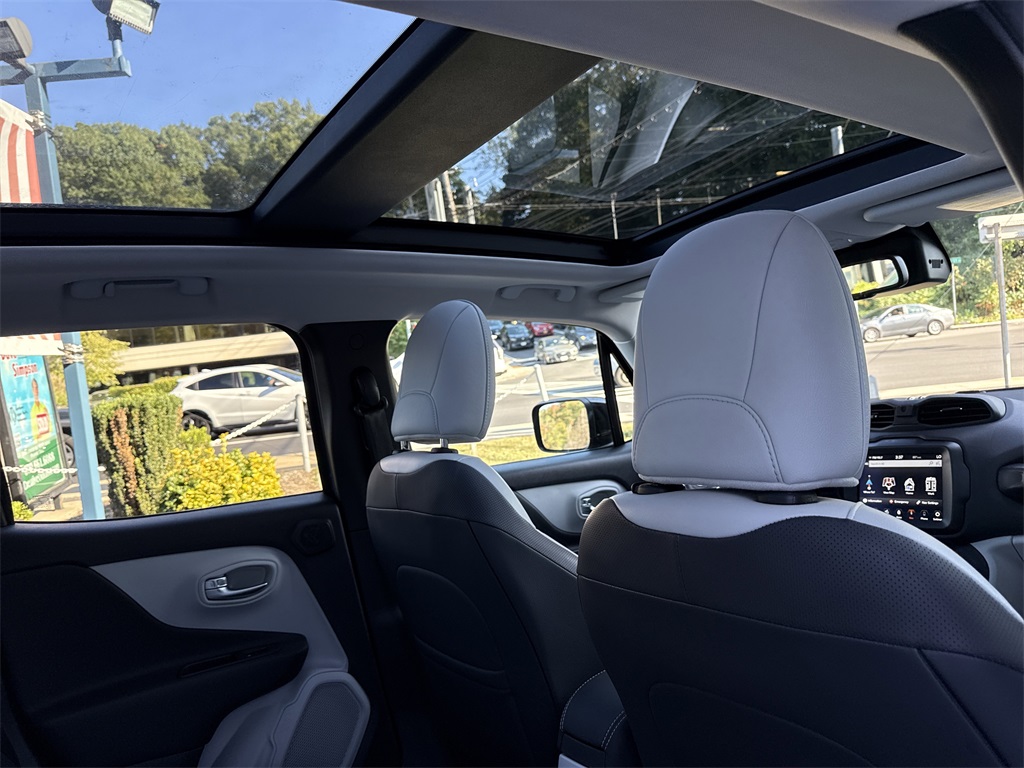 2022 Jeep Renegade Limited photo 38