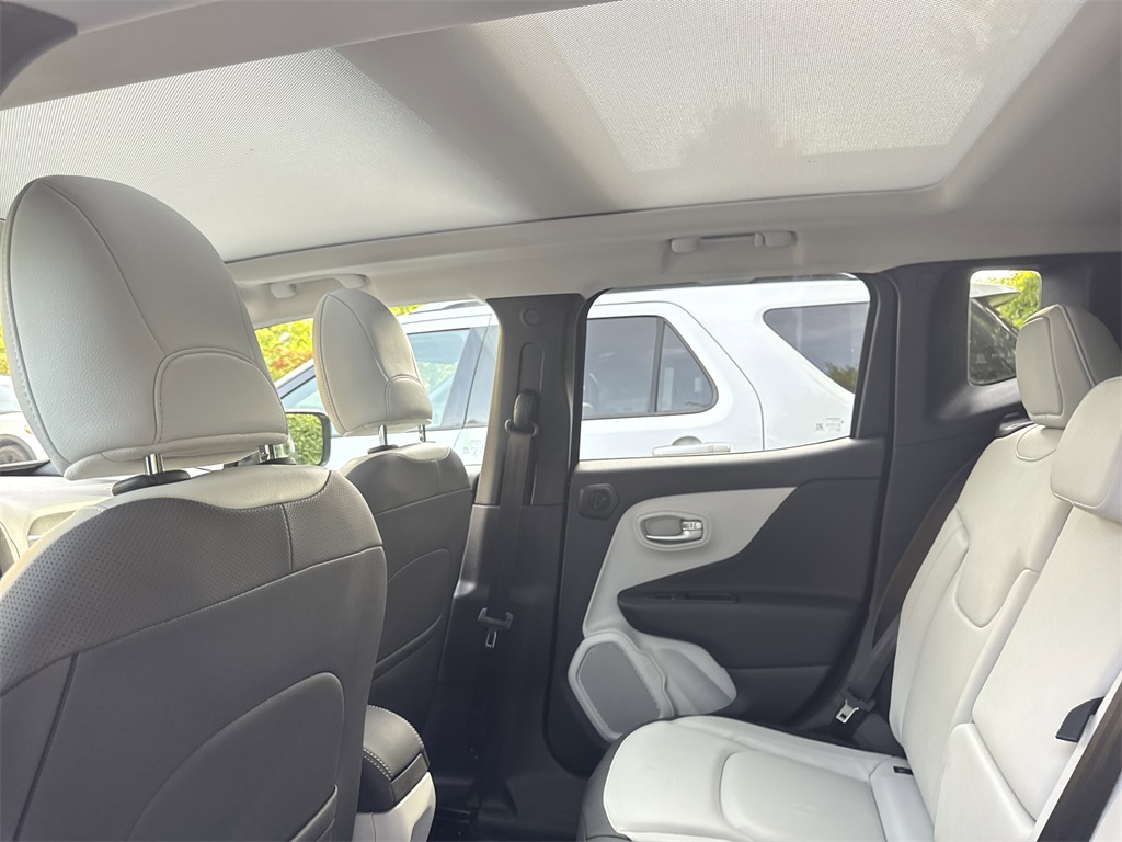 2022 Jeep Renegade Limited photo 8