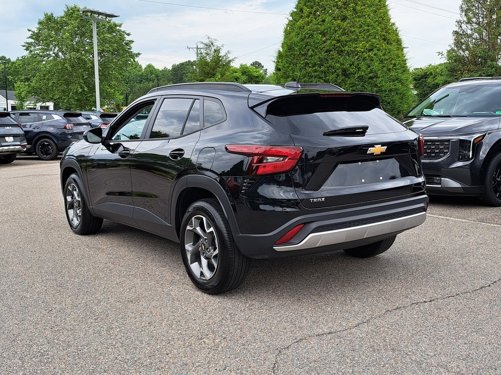2024 Chevrolet Trax LT SUV FWD 7