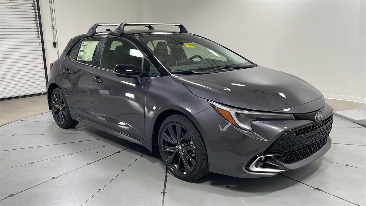 2025 Toyota Corolla XSE photo 3