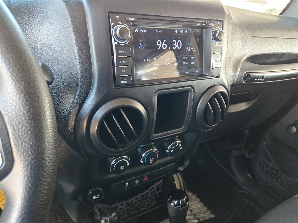 2017 Jeep Wrangler Sport photo 17