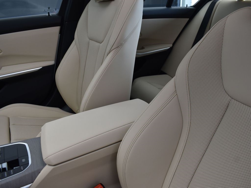 2025 Alpine White BMW 3 Series 330i RWD Sedan