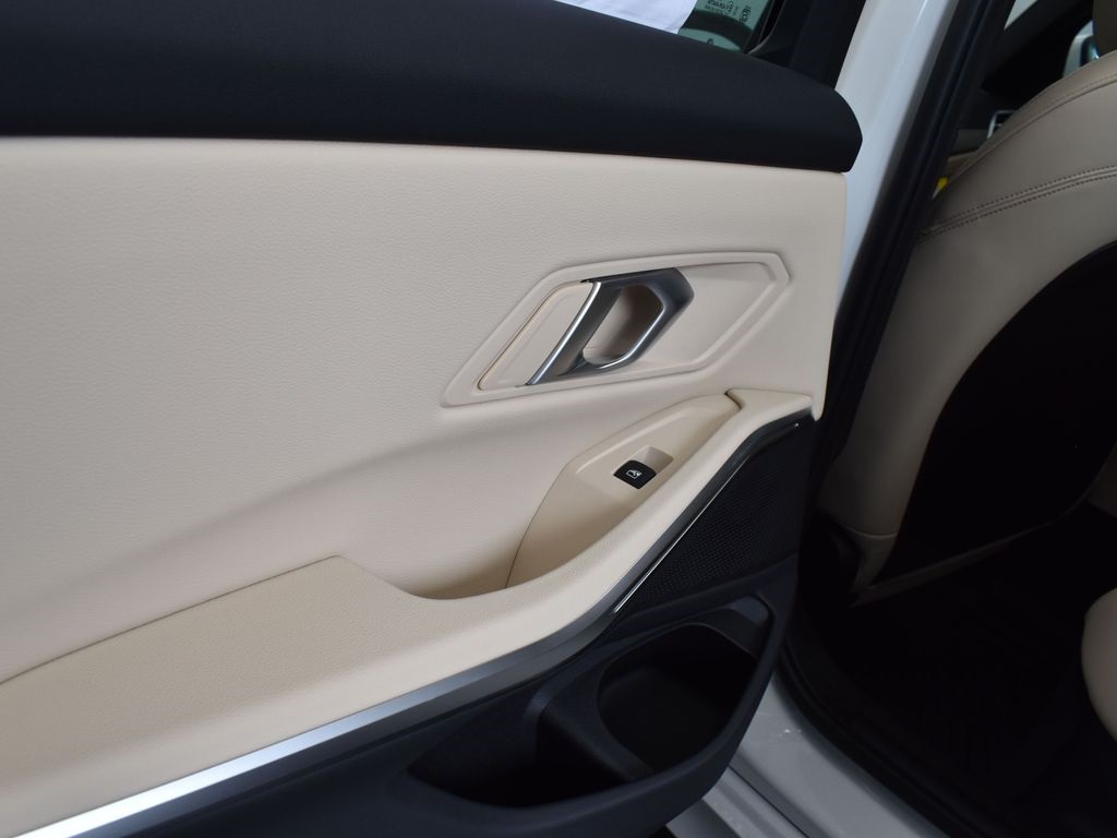 2025 Alpine White BMW 3 Series 330i RWD Sedan