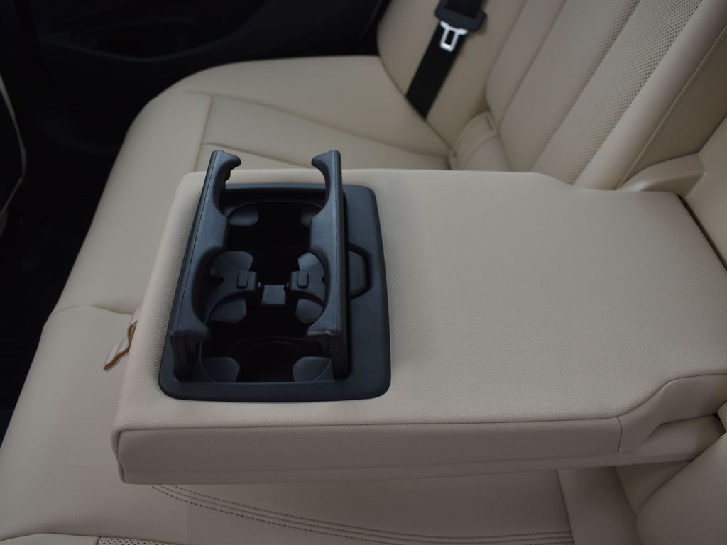 2025 Alpine White BMW 3 Series 330i RWD Sedan