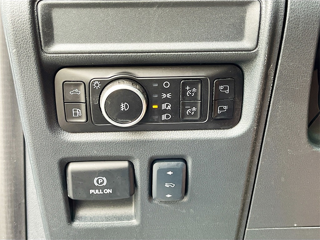 2025 Ford F-150 Lariat photo 10