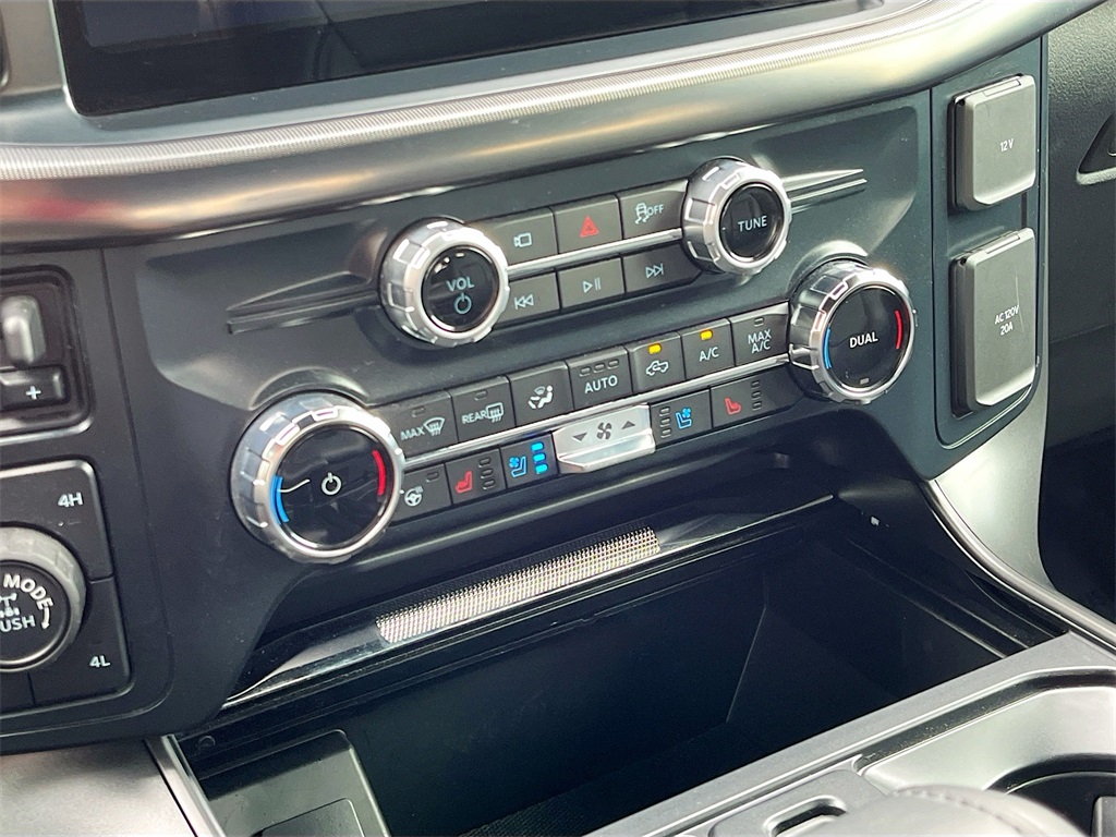 2025 Ford F-150 Lariat photo 16
