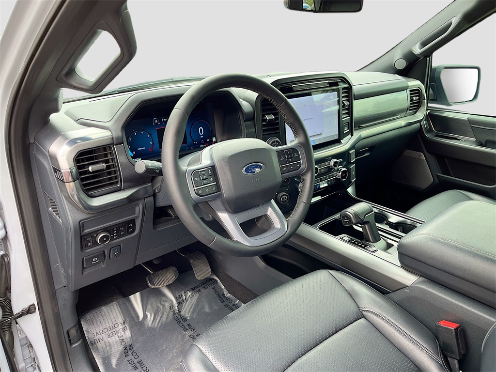 2025 Ford F-150 Lariat photo 9