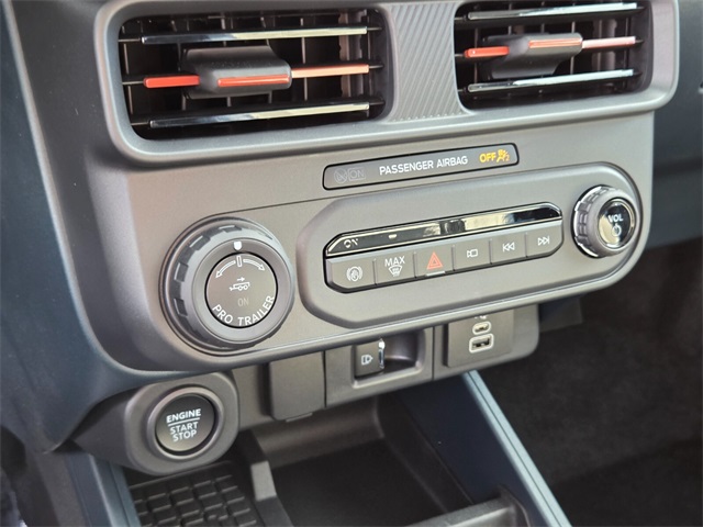 New 2025 Ford Maverick Lariat 4D Crew Cab