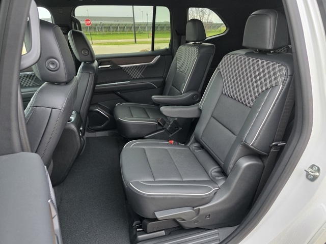 2024 GMC Acadia AWD Denali