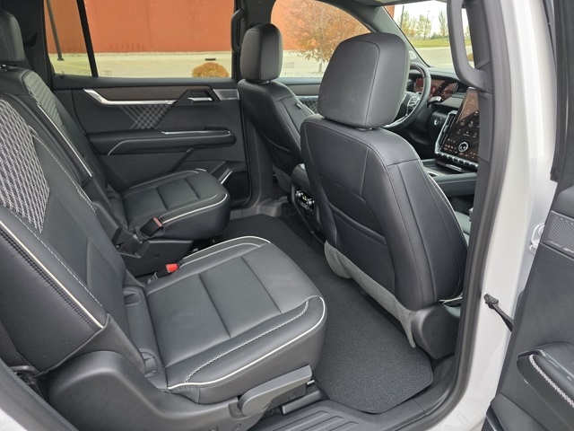 2024 GMC Acadia AWD Denali