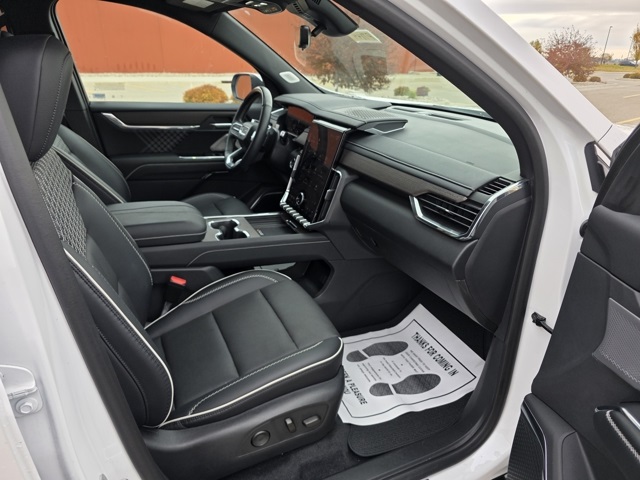 2024 GMC Acadia AWD Denali