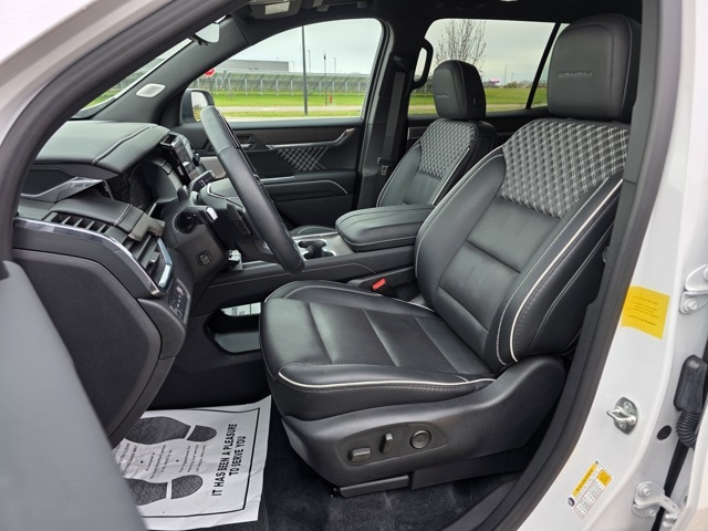 2024 GMC Acadia AWD Denali