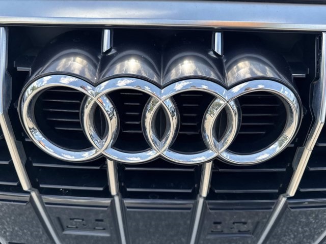 2021 Audi Q3 S line Premium photo 7