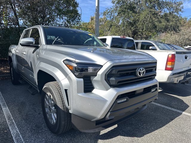 2025 Toyota Tacoma SR5's photo