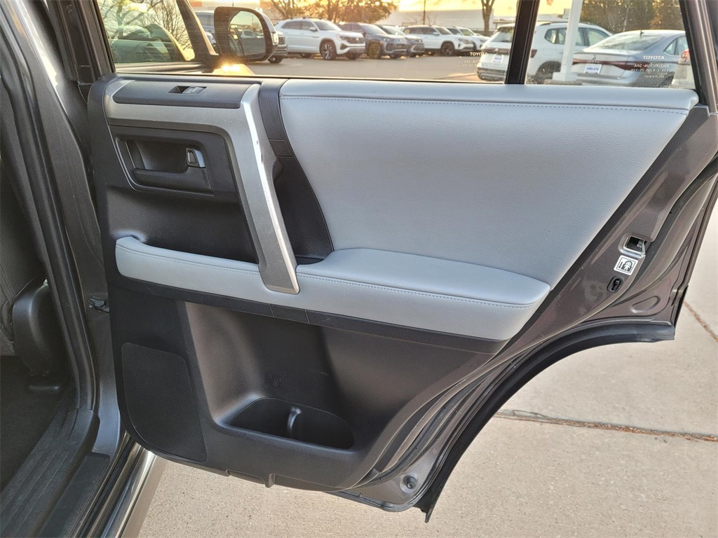 used 2013 Toyota 4Runner car, priced at $14,900